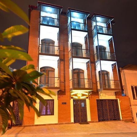 Granada Hotel And Restaurant 트빌리시 외부 사진