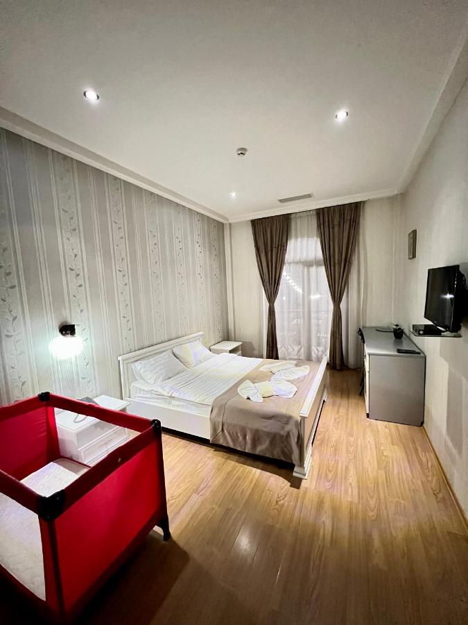 Granada Hotel And Restaurant 트빌리시 외부 사진