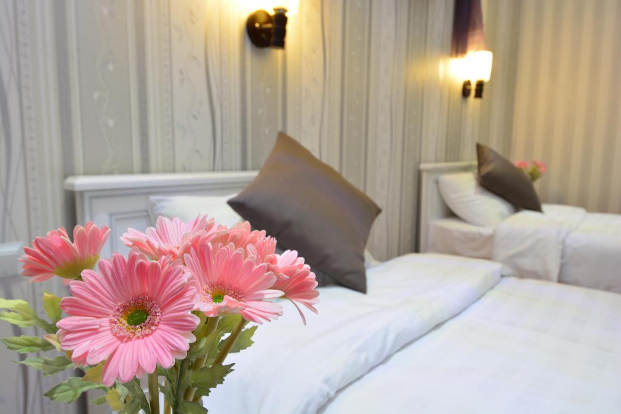 Granada Hotel And Restaurant 트빌리시 외부 사진