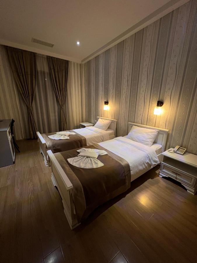 Granada Hotel And Restaurant 트빌리시 외부 사진