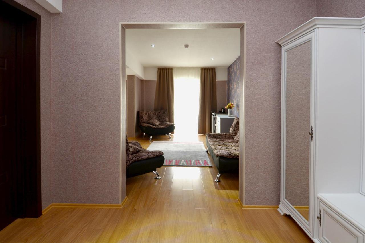 Granada Hotel And Restaurant 트빌리시 외부 사진
