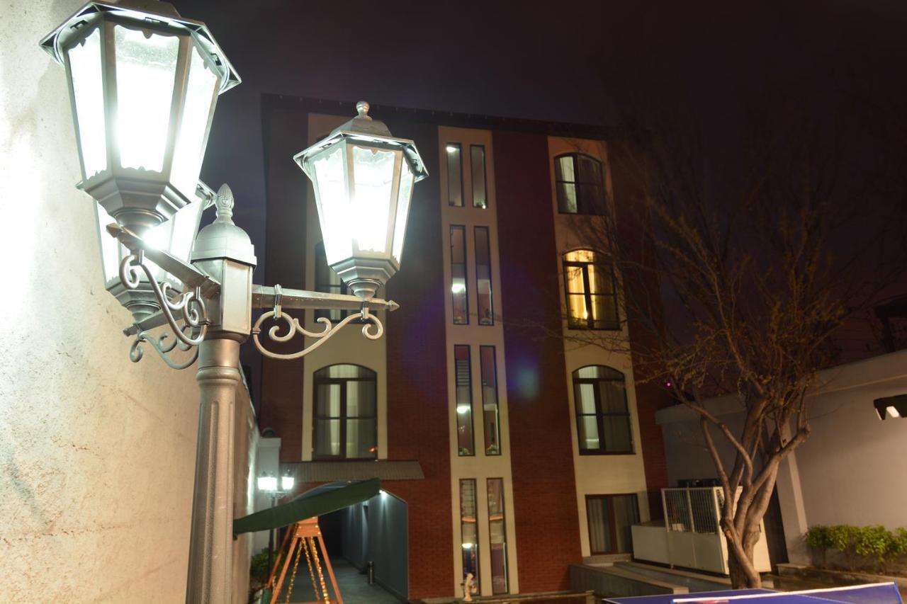 Granada Hotel And Restaurant 트빌리시 외부 사진