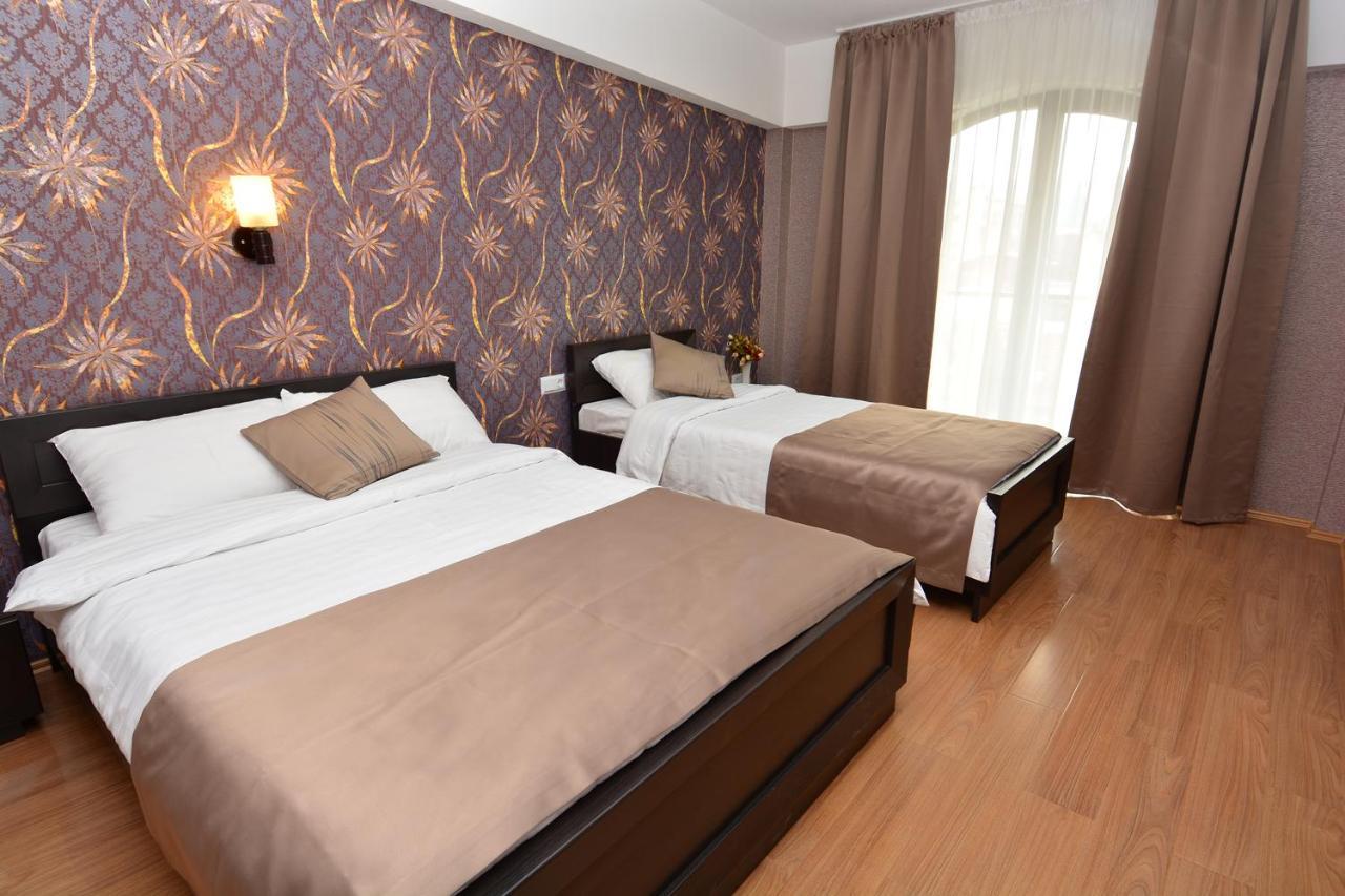 Granada Hotel And Restaurant 트빌리시 외부 사진